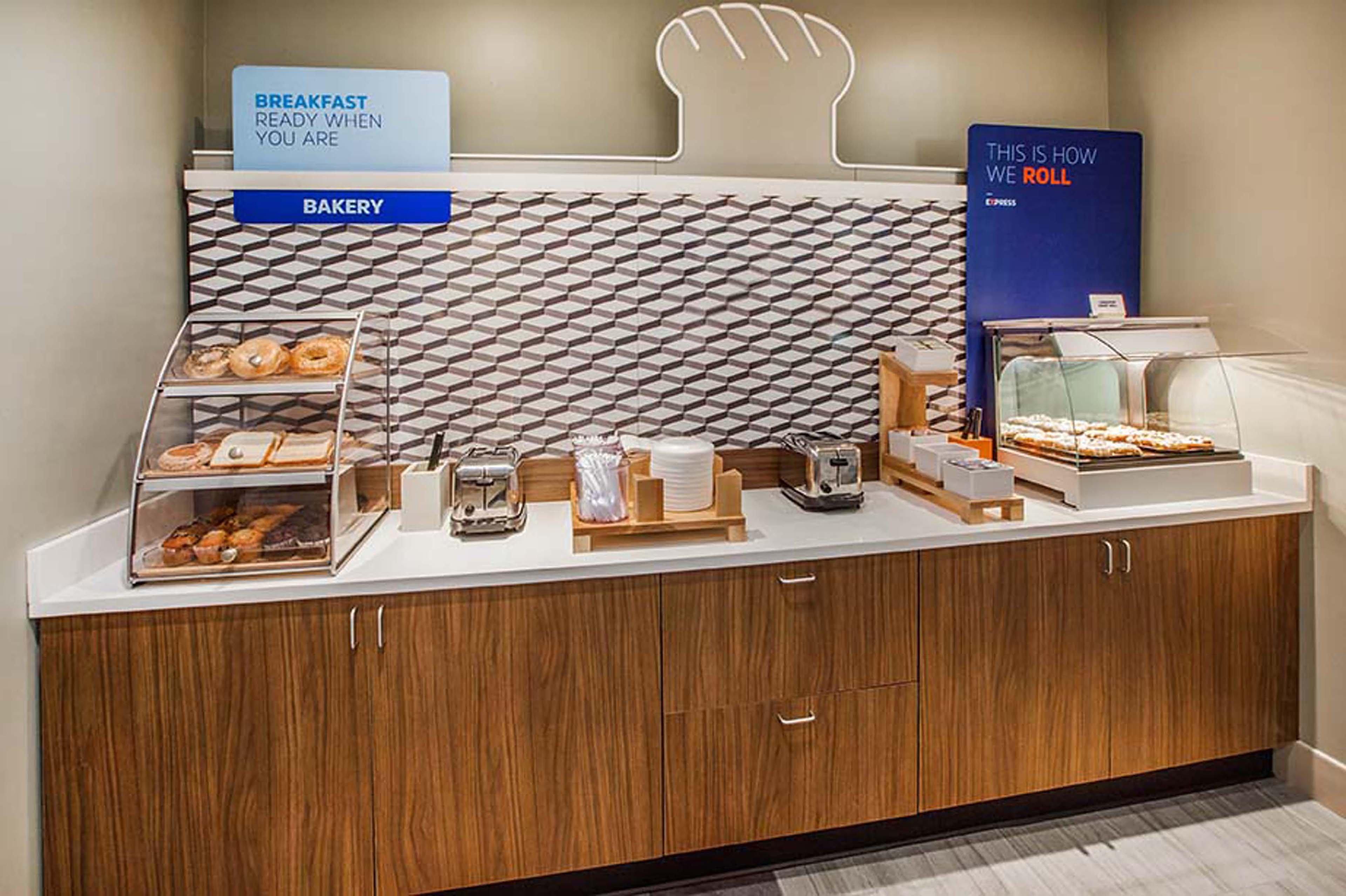 Holiday Inn Express & Suites Baltimore - BWI Airport North By Ihg Лінтікум Екстер'єр фото